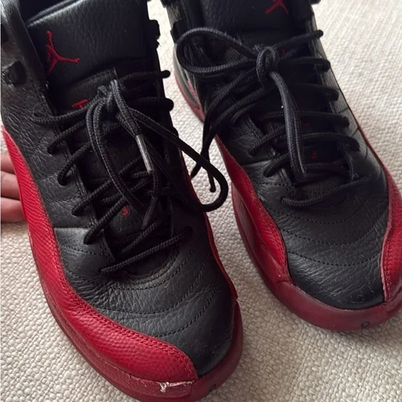 Nike Black and Red Sneakers - Picture 5 of 9